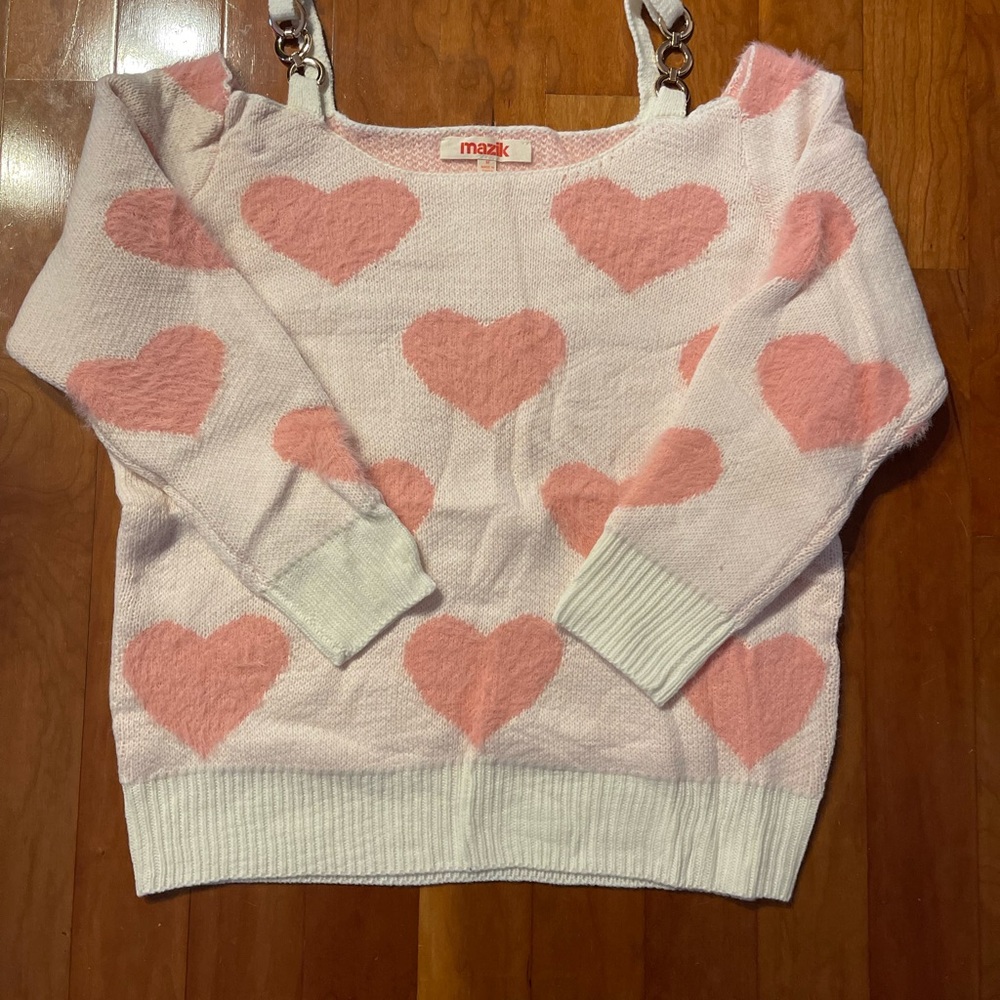 Super sort ivory and pink heart sweater with chain detail and open shoulder